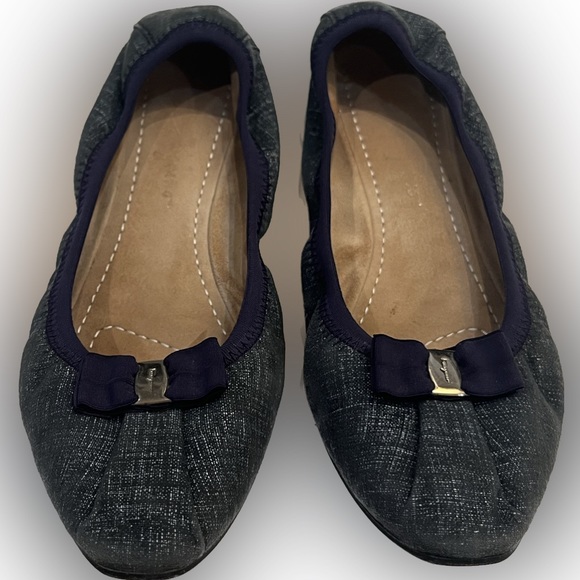 Salvatore Ferragamo Navy Flats - Picture 2 of 2